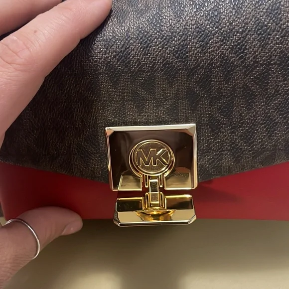 MICHAEL KORS Lita New w/Tags Orig Pkg Crossbody Bag & Magnetic Gift StorageBox - Picture 3 of 16